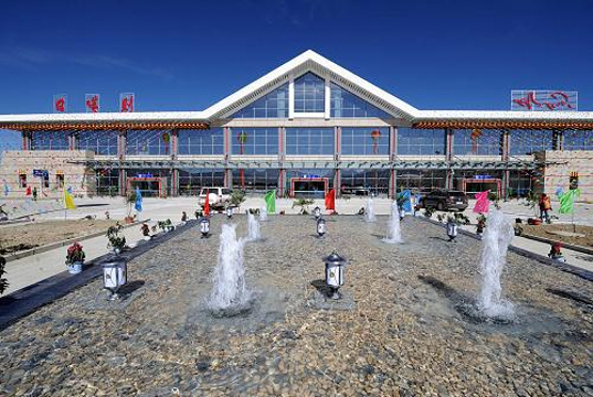 日喀则和平机场旅游景点图片