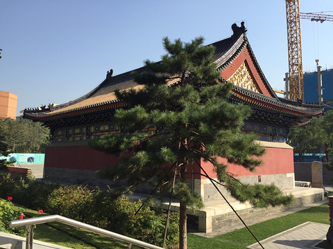北京都城隍庙大殿的图片