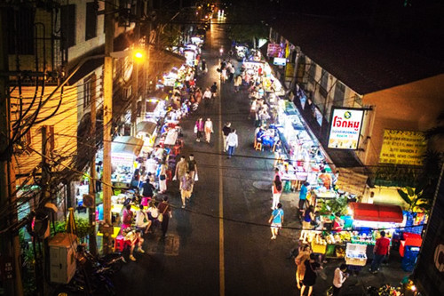 素坤逸路38号夜市