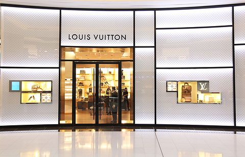 Louis Vuitton（Dubai Mall Level Shoe District）