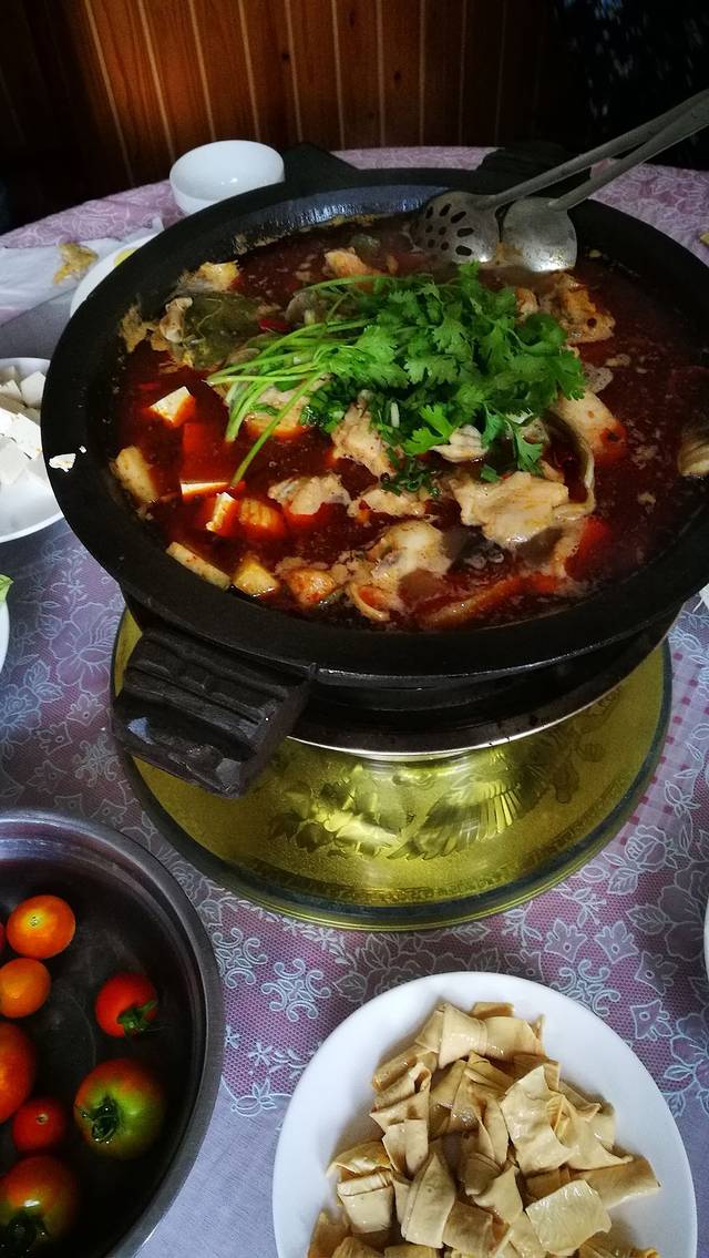 九鼎石锅鱼(高坪店)