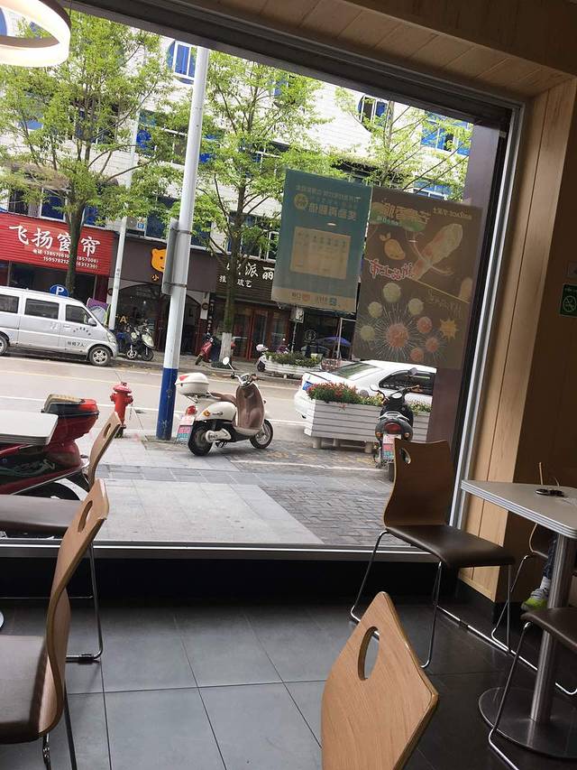 华莱士·炸鸡汉堡(贤良路店)