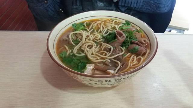 薛记襄阳香辣牛肉面馆(民主路店)