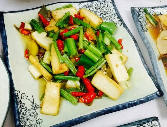 金泉饭店(丙安乡人民代表大会南)