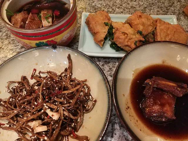 良品铺子(关山口店)