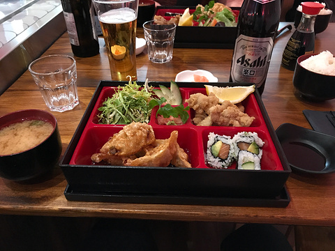 Tomodachi Sushi Bar