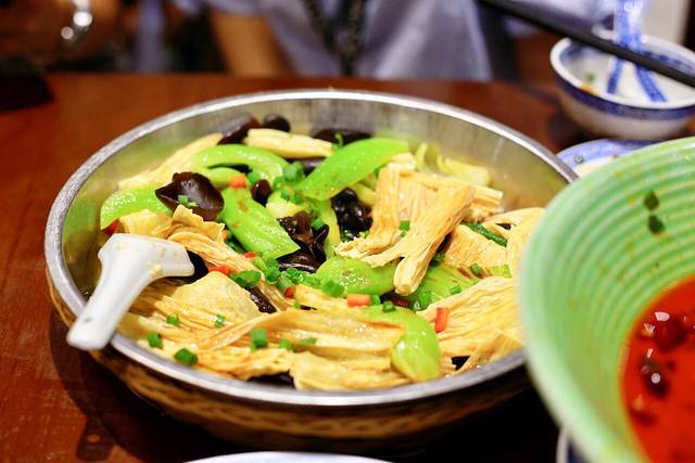 鸡邨大饭店(信业悦都汇店)