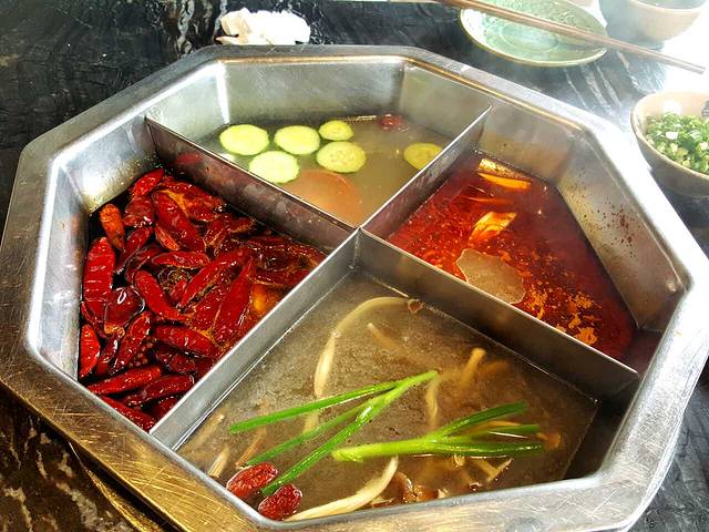 渝记九宫格火锅(海通路店)