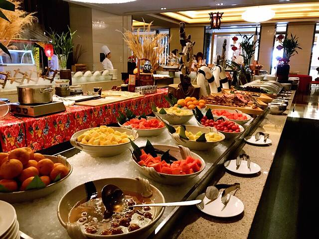 富力希尔顿酒店东北街