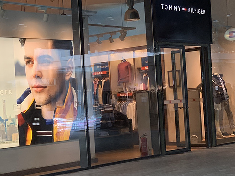 TOMMY HILFIGER(金鹰奥莱城店)旅游景点图片