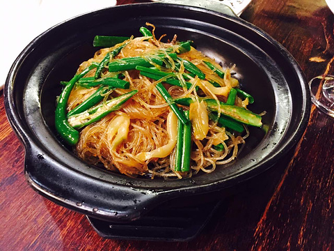 小滨楼·经典重庆名小吃(日月光中心广场店)