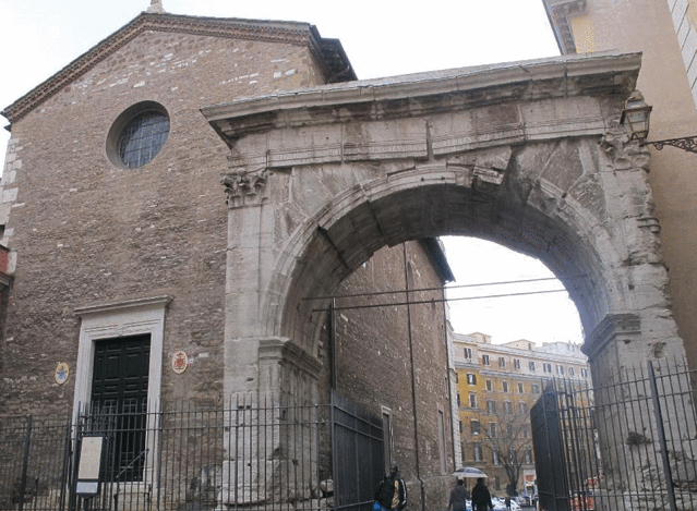 加里恩努斯凯旋门