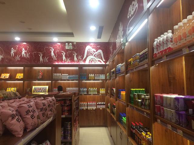 东阳关服务区-超市