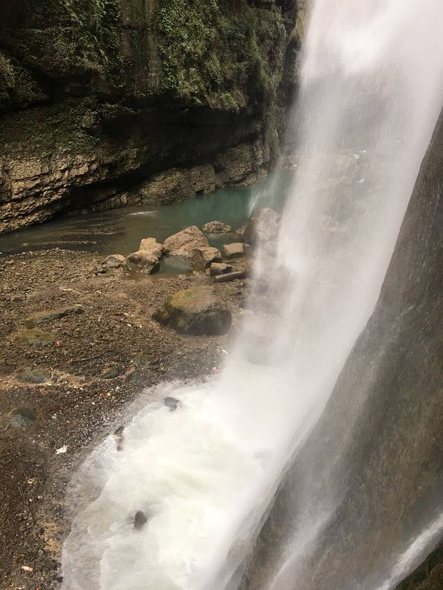 云龙地缝-商业街