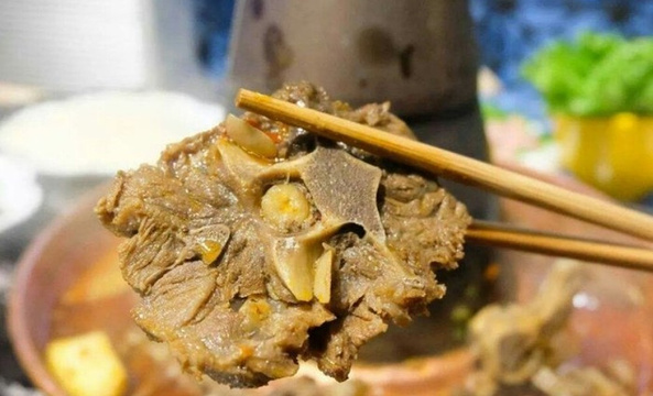 老北京涮羊肉·龙虾.烧烤(晨阳路店)旅游景点图片