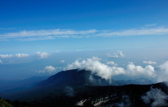 灵岩叠翠旅游景点图片