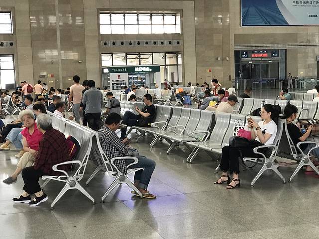 汨罗站