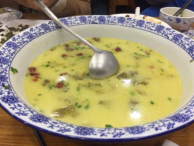 俺家酸菜鱼馆(莫干山路店)