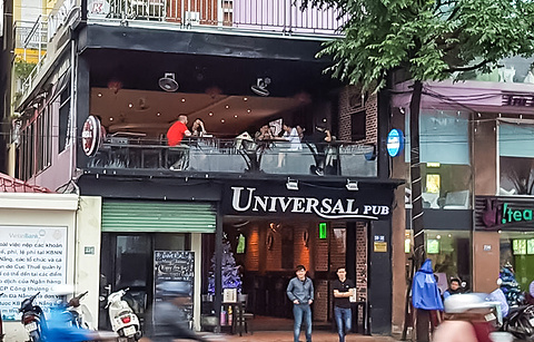 Universal 2 Cafe & Sports Pub的图片