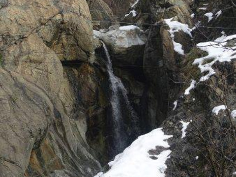 Suchurum Waterfall旅游景点图片