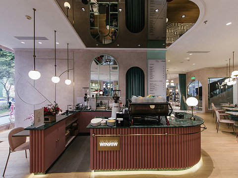 DOUBLE WIN CAFE(香港广场店)旅游景点图片