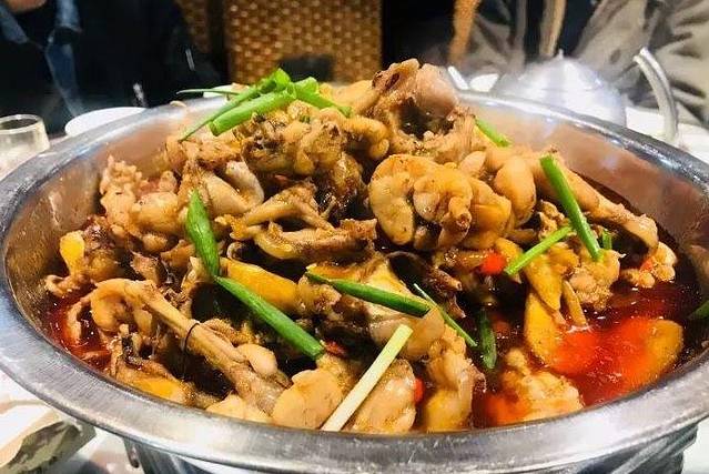 昱龙大盆牛蛙馆(三兴街总店)