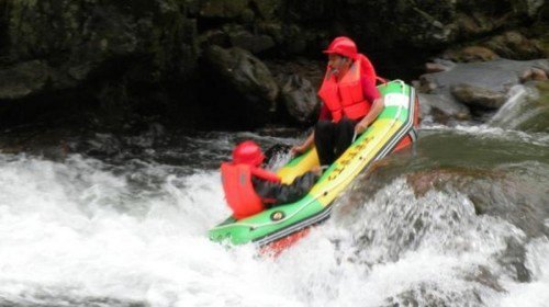 七里香溪峡谷漂流