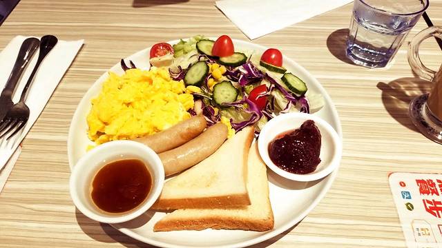 必胜客(WOW江腾广场店)