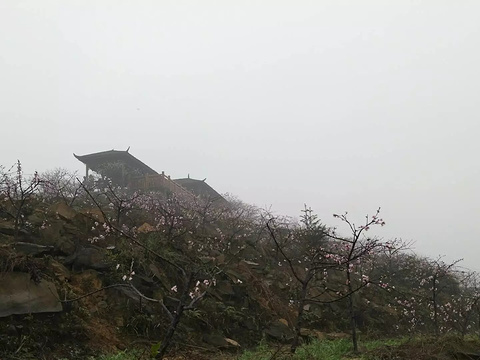 虎峰山旅游景点图片