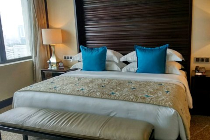 "最值得称赞的是酒店的服务质量，让人特别舒心。酒店采光相当好，房间大得惊人_雅加达文华东方酒店(Mandarin Oriental Jakarta)"的评论图片