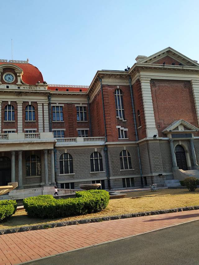 天津外国语大学