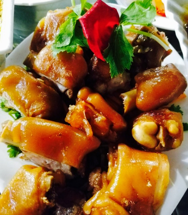 南华红龙草墩屋(涟漪街店)