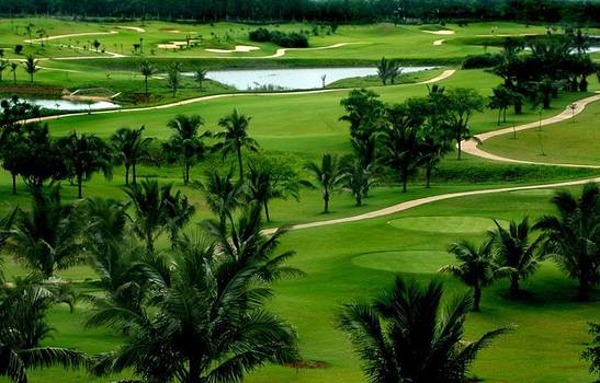 月亮湾高尔夫球场