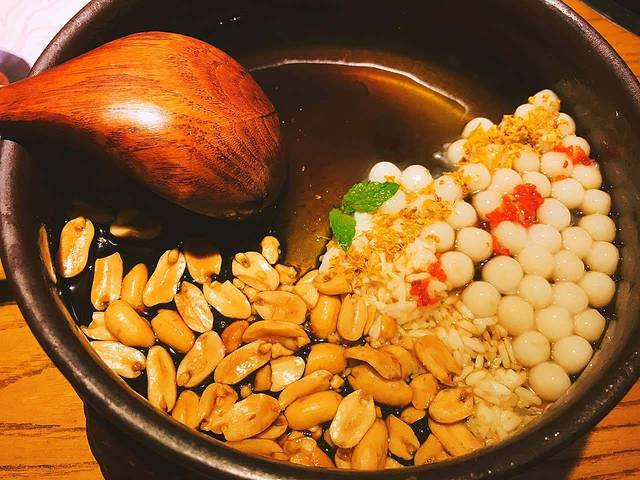 吃饭皇帝大·土家民族菜(五江天街店)