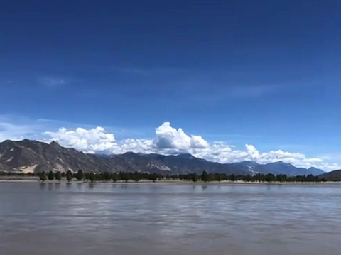 雅鲁藏布江的图片