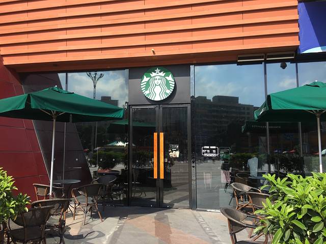 星巴克(东莞厚街万达广场店)