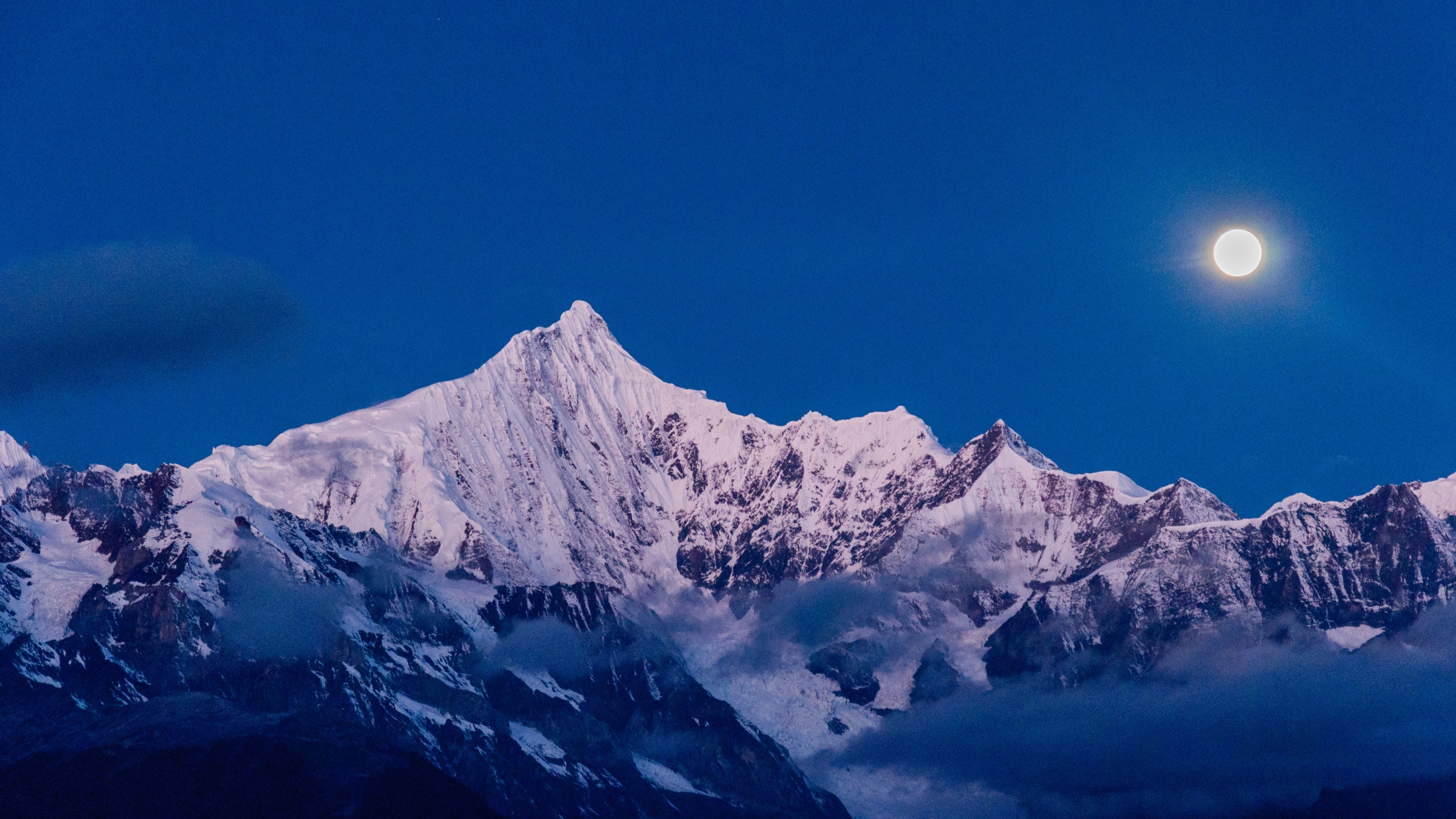 迪庆雪山美景房