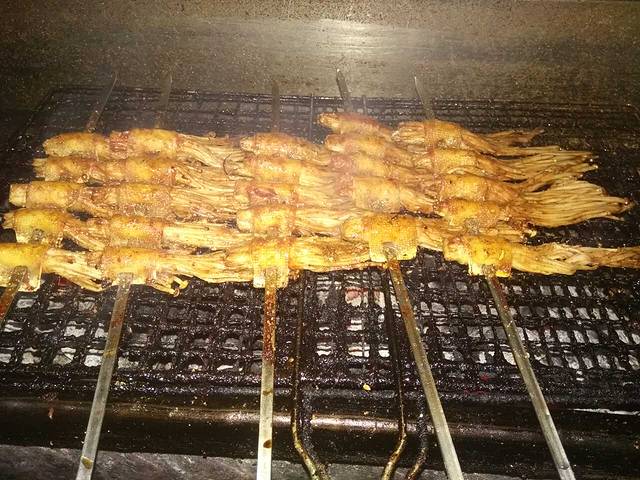 扬光烧烤(电厂路店)