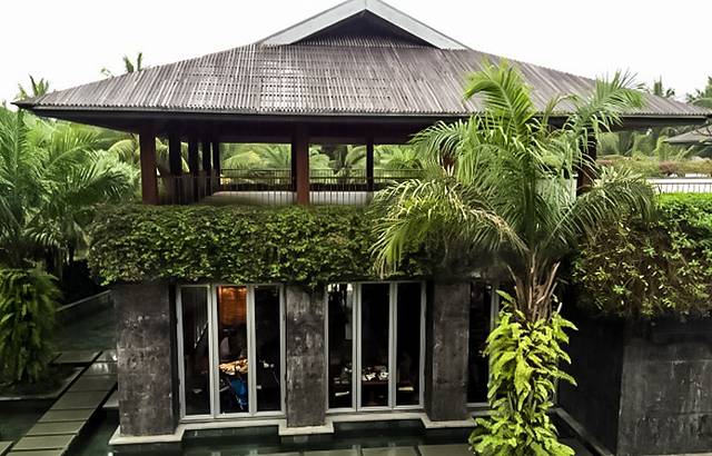 三亚珊瑚湾文华东方酒店·水榭海边自助餐厅