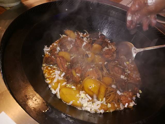 山河屯铁锅炖(总店)