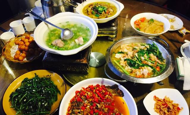 亲青菜食尚餐厅(公安店)