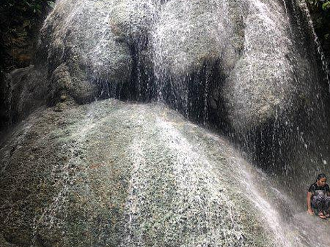 Aguinid Falls旅游景点图片