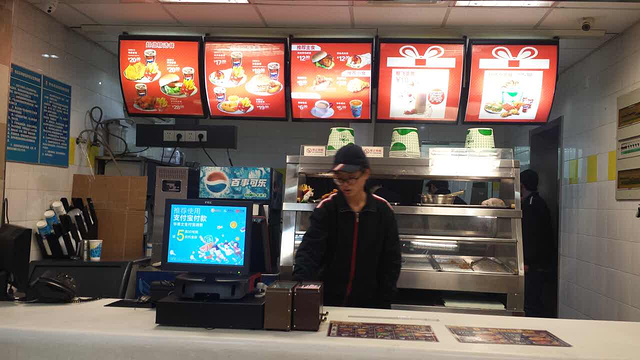 华莱士·全鸡汉堡(锦丰店)旅游景点图片