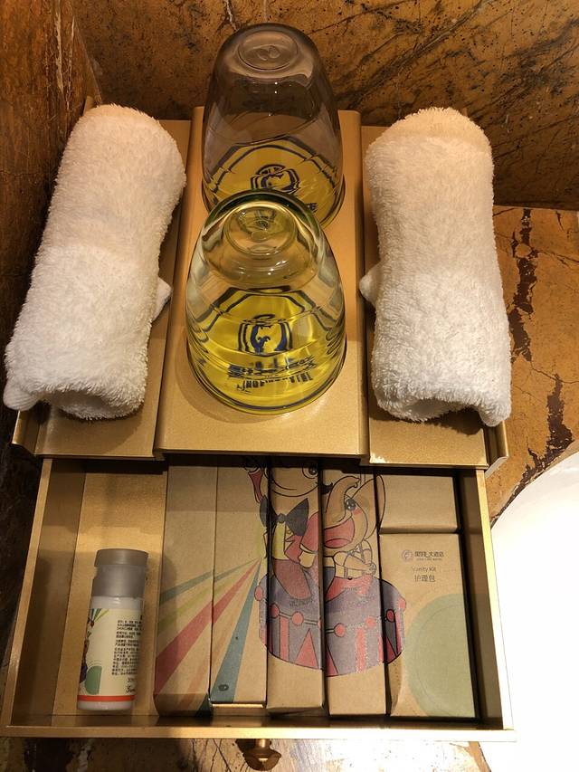 灵玲大酒店·东南亚自助餐厅