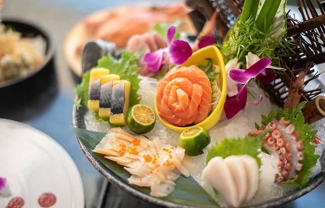 三亚康年酒店·朱鹮海鲜放题自助