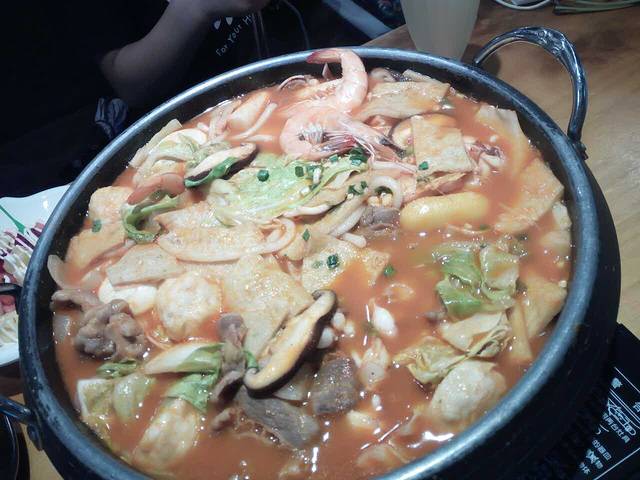 摩焦·芝士肋排&年糕火锅(万达金街店)