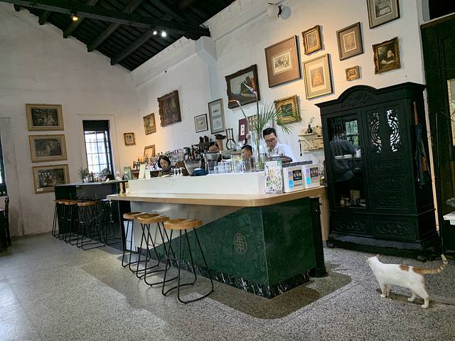 半两·咖啡书店·浮生是杯酒