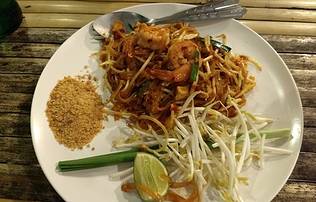 Boat Noodle Ao Nang & Thai food