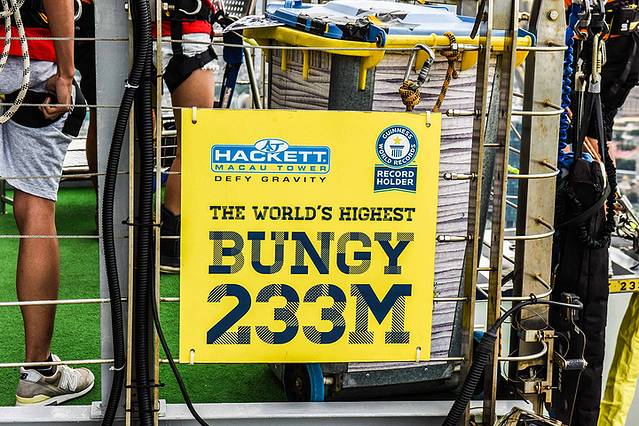 澳门旅游塔笨猪跳(蹦极跳)