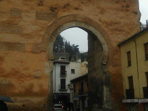 Puerta de Elvira旅游景点图片